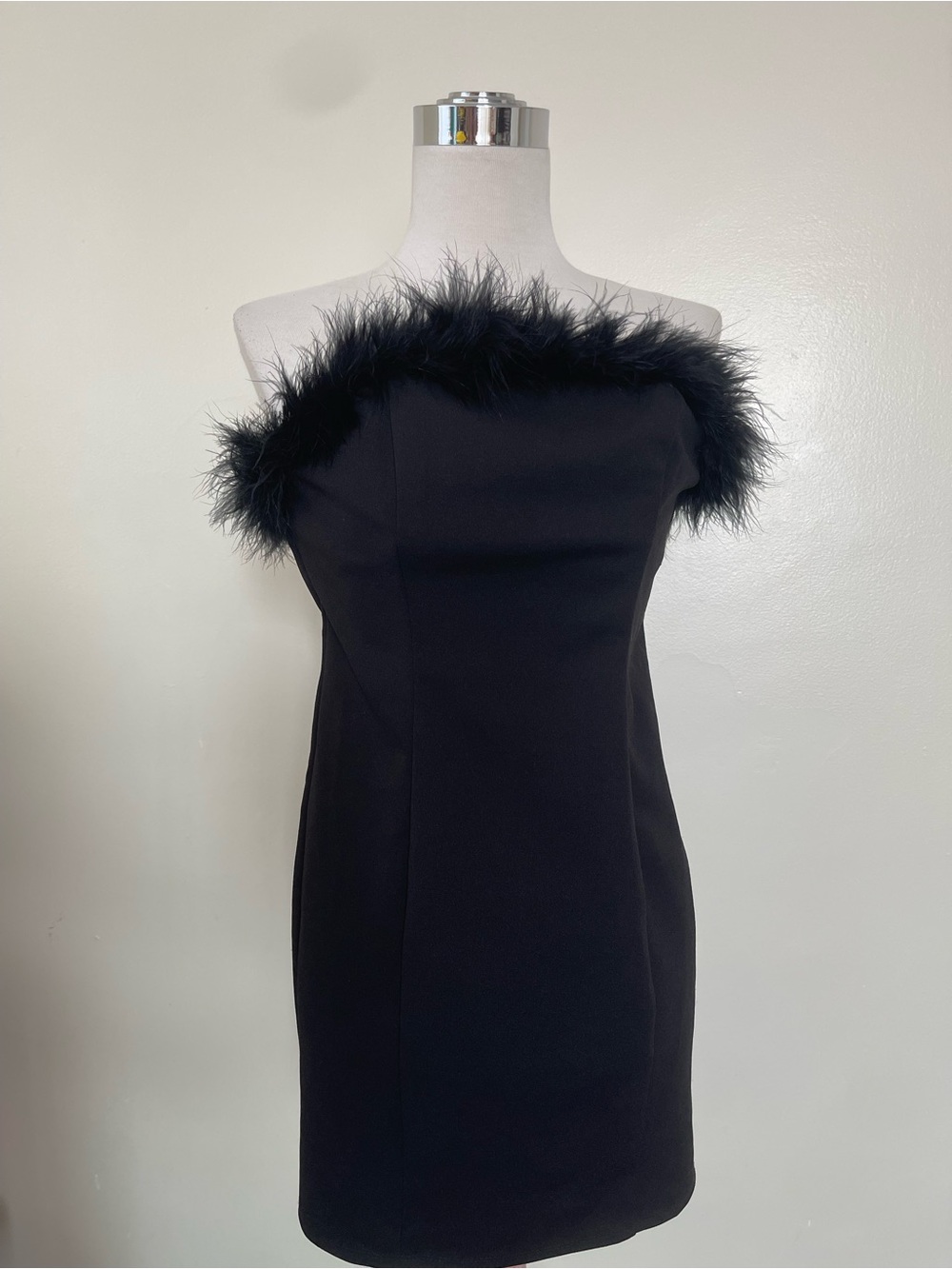 Morgan & Co. Black Strapless Marabou Trim Mini Dress